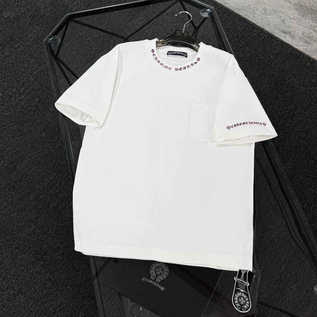 P170 Chrome Hearts Chrome Hearts 25 high version. The fabric is made of 300 grams of high-density pure cotton. It does not deform or shrink. It has three complete labels. It is the same style for men and women. Technology: thick silicone printing. Color: three colors. SIZE: S-XL.